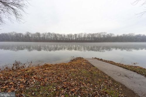 20 Gideon Ln, Falling Waters WV exterior