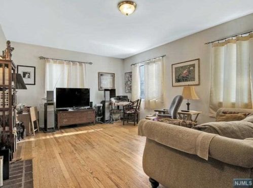 195 John St, Englewood, NJ 07631-2227