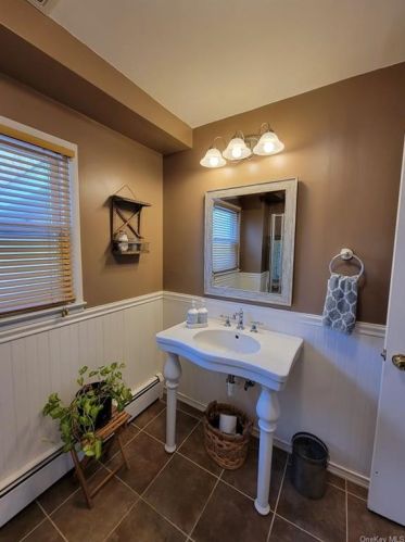 10 Lincoln Dr, Washingtonville NY  10992-1229 exterior