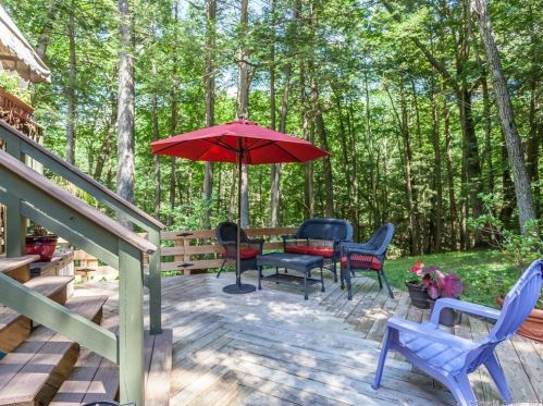 25 Holiday Point Rd, Sherman, CT 06784-1624