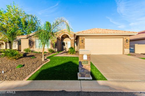 25221 Flame Tree Dr, Chandler, AZ 85248-7931