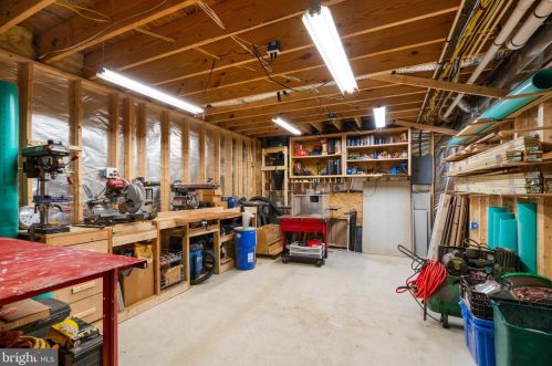 15340 Wits End Dr, Woodbridge VA  22193-5889 exterior