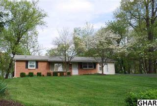 2 Oak Ridge Rd, Carlisle, PA 17015-9710