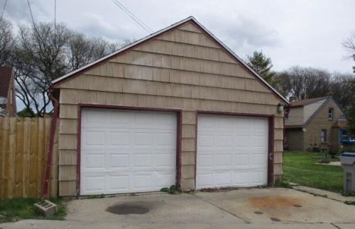 4933 Medford Ave, Milwaukee, WI 53216-2334