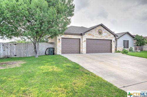 2055 Pirtle Dr, Salado, TX 76571-6267