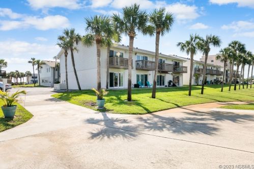 4790 Atlantic Ave, Daytona Beach, FL 32127-7157