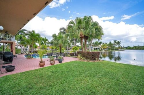 1333 175th Way, Hollywood FL  33029-4824 exterior