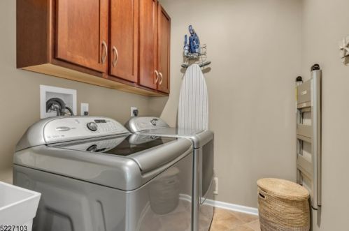 16 Greenwich Ct, Mount Olive NJ  07828-2452 exterior