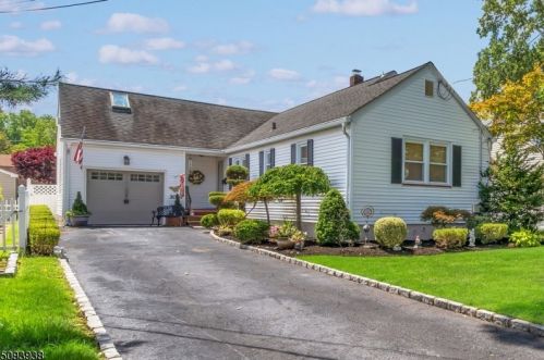 306 Colfax Ave, Roselle Park, NJ 07204-1721