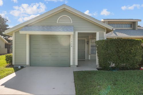 1526 Hatfield Ct, Fort Pierce, FL 34952-4290