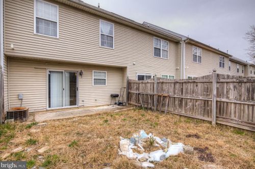 28 Periwinkle Ct, Dover DE  19904-7759 exterior