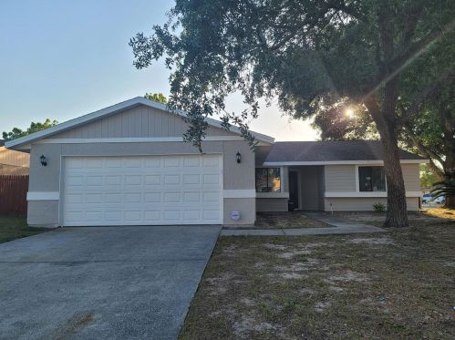 8121 Banister Ln, Port Richey, FL 34668-7004