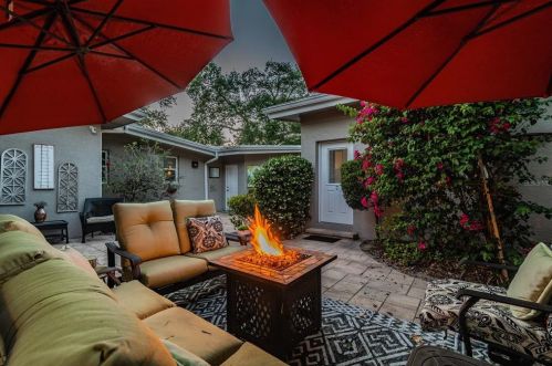 5148 31st Ave, Saint Petersburg FL  33707-5600 exterior