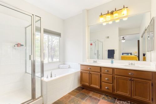 32290 Calle Avella, Temecula CA  92592-3860 exterior