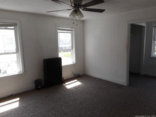 168 Main St, Putnam CT  06260-2315 exterior