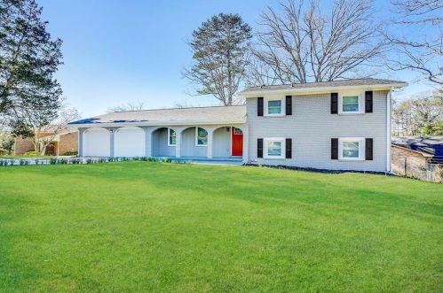 4050 Stoneview Cir, Stone Mountain GA  30083-2360 exterior