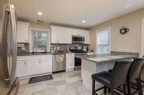 38 Dover St, Whitman, MA 02382-1923