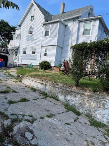 92 Alice St, Bridgeport, CT 06606-5670