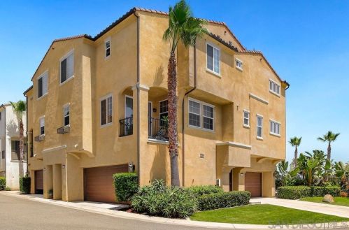 5073 Cascade Way, Oceanside CA 92057-7869 exterior