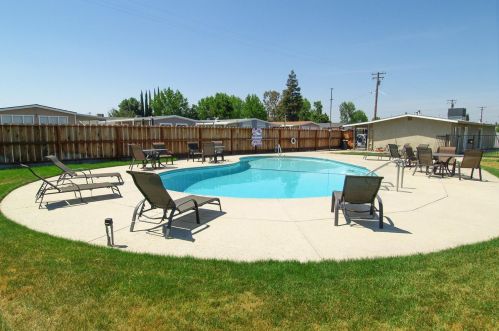 1459 Standiford Ave, Modesto CA  95350-0701 exterior