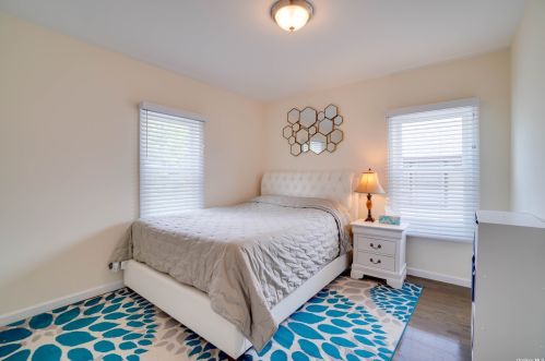 207 Butler St, Westbury NY  11590-3129 exterior