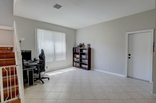 2053 149th Ave, Hollywood FL 33027-4340 exterior