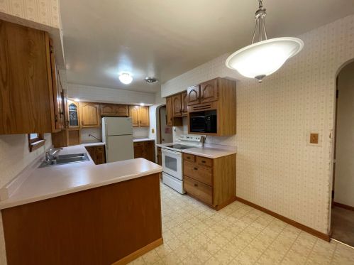 1824 22nd St, La Crosse, WI 54601-6625