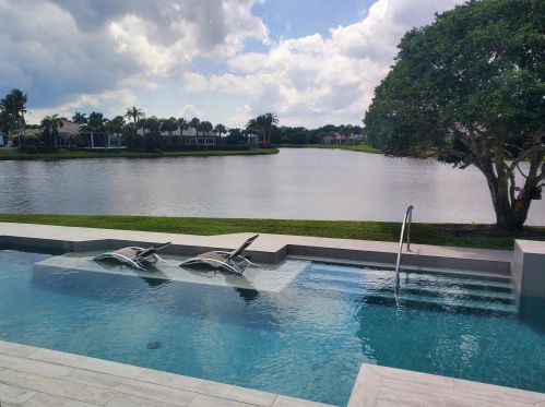 106 Locha Dr, Jupiter FL  33458-7731 exterior