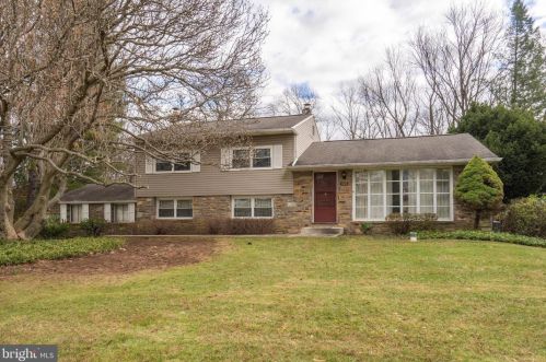 723 Lawrence Ln, Prospectville, PA 19002-1805