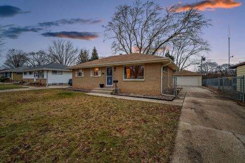 8806 Lawn Ave, Milwaukee WI  53225-3530 exterior