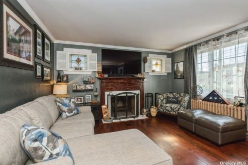 2483 Orange St, North Bellmore, NY 11710-3907