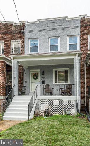 1905 Naylor Rd, Washington DC  20020-6805 exterior