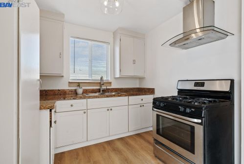 3401 Dakota St, Oakland CA 94602-3801 exterior