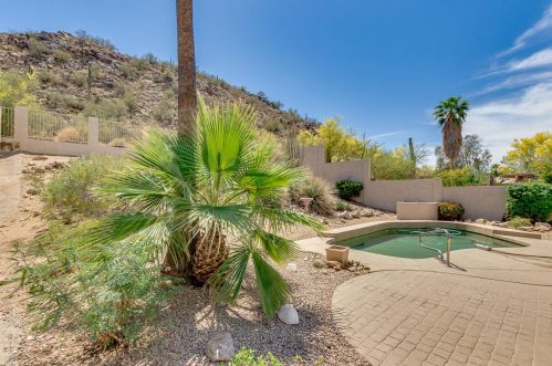 1903 Behrend Dr, Phoenix AZ  85024-1242 exterior