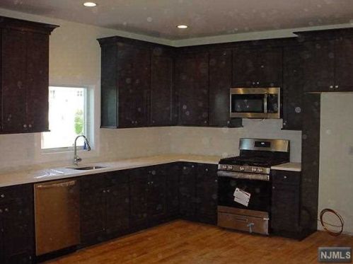 519 River Dr, Elmwood Park NJ  07407-1500 exterior