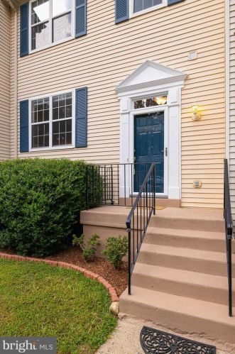 604 Club House Rd, Fredericksburg, VA 22406-1207