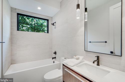 4915 Western Ave, Washington DC  20016-4319 exterior