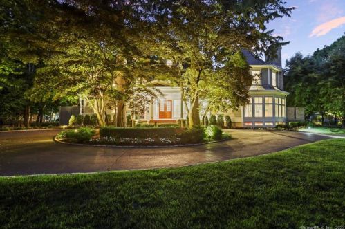 111 Hill Rd, Stamford, CT 06902-1705