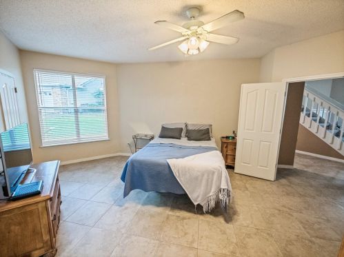 7217 Jaffery Ct, Orlando FL  32835-6158 exterior