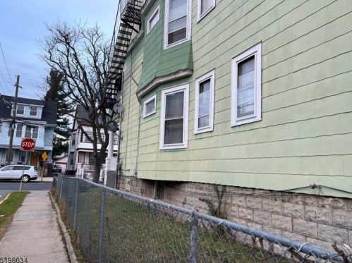 113 Laurel Ave, Irvington, NJ 07111-1947