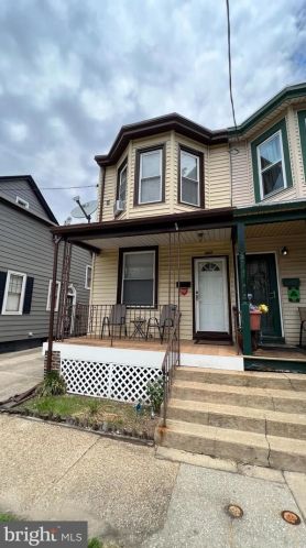 527 Cumberland St, Gloucester, NJ 08030-1924