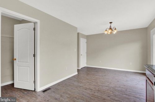 90 Hemlock Dr, Hanover PA  17331-9422 exterior