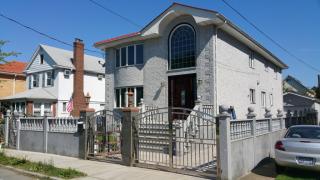 18931 44th Ave, Long Island City, NY 11358