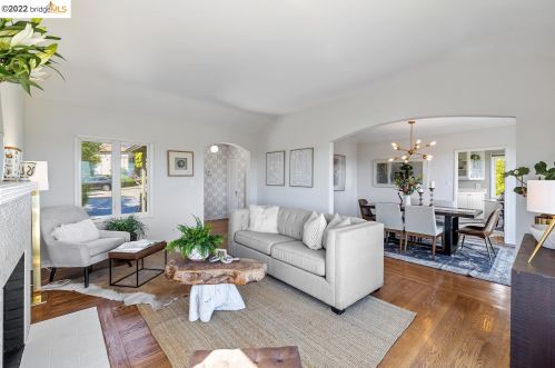 2463 Burlington St, Oakland CA 94602-2515 exterior