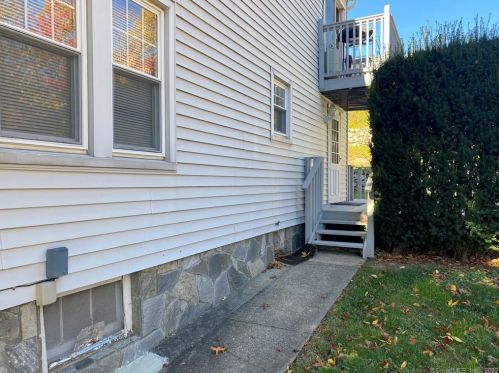 70 Wooster Ave, Waterbury, CT 06708-2929