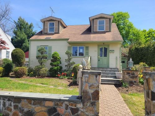 24 Winthrop Ave, Elmsford, NY 10523-3314