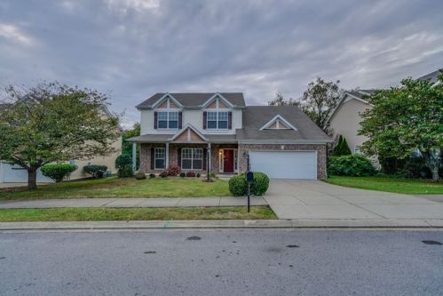 218 Vintage Cir, Hendersonville, TN 37075-4090