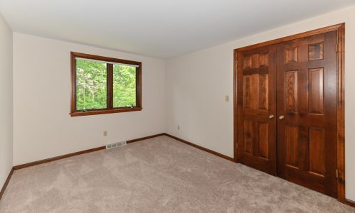 12427 Golf Dr, Thiensville WI  53092-2462 exterior