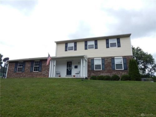 588 Louise Dr, Xenia, OH 45385-1701