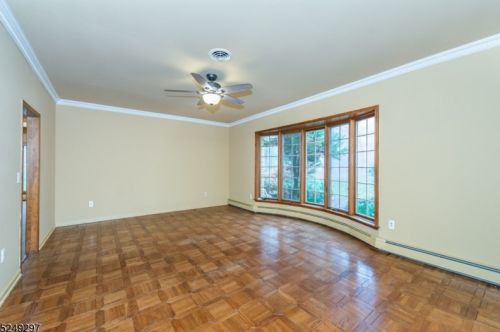 5 Round Hill Ter, Kinnelon NJ  07405-3217 exterior